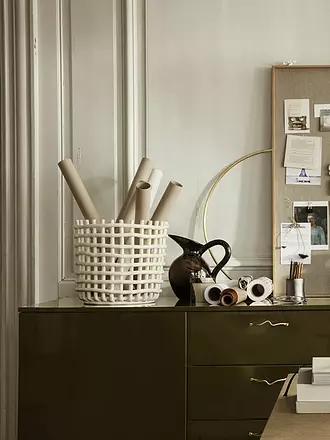 FERM LIVING | Cesta de almacenamiento de cerámica grande blanquecino |